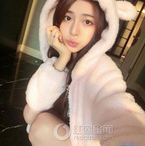 王思聪新女友黄慧个人资料   姓 名:黄慧   年 龄:21岁