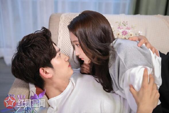 极光之恋关晓彤床戏是和谁 极光之恋关晓彤亲热戏是替身吗_红圈星闻