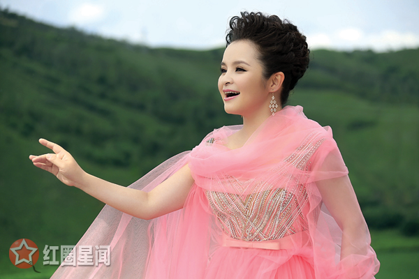 歌手2018 腾格尔帮唱吴碧霞是谁 解读吴碧霞老