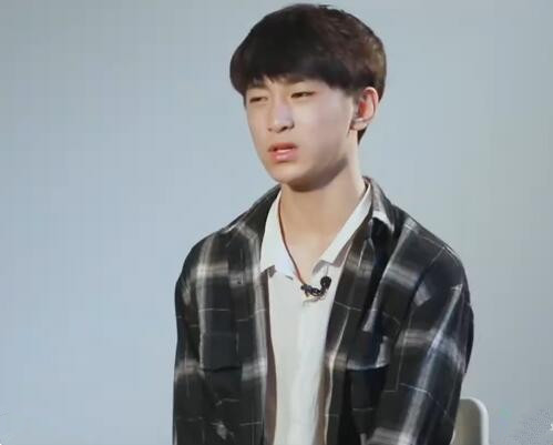 变形计袁杰个人资料简介 十四年努力却因户籍问题搁浅