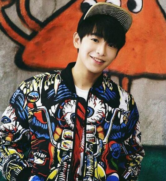 快乐大本营彭昱畅自杀式放气球太搞笑 宝藏男