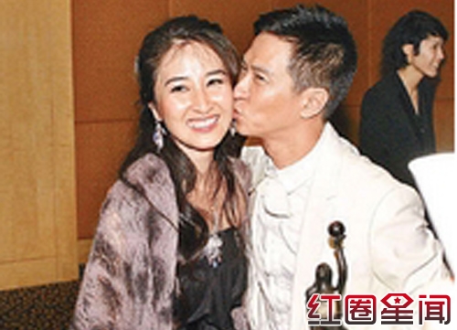 张继辉于妻子关咏荷