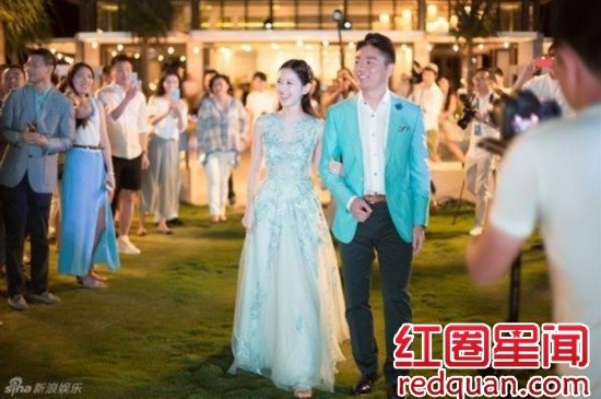 曝刘强东章泽天澳洲大婚 刘强东婚前做了什么:转移26亿资产