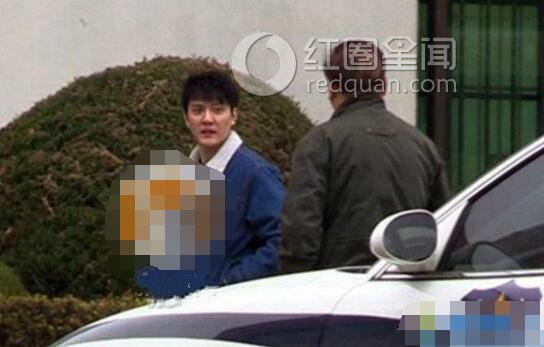 冯绍峰林允牵手照甜蜜在一起