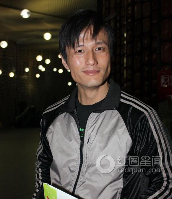 尹子维街头激吻新女伴是谁