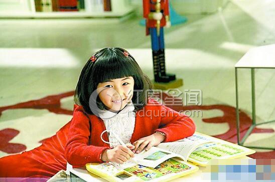 张子枫诡异笑容吓哭网友