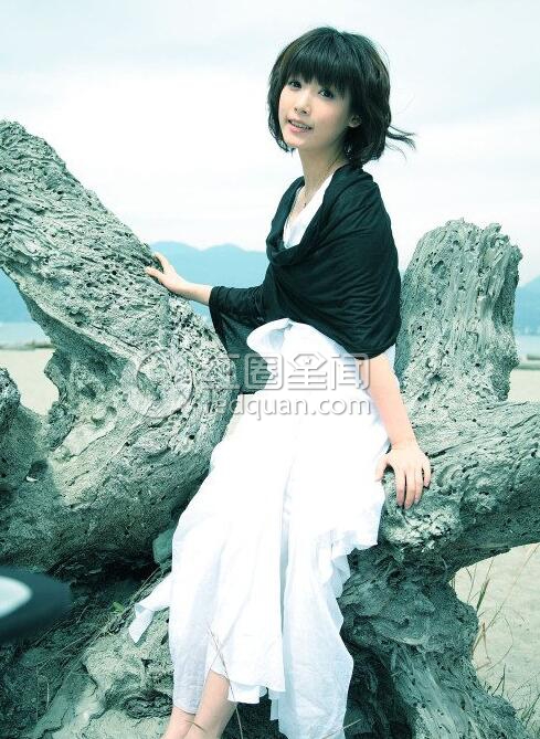 曹议文泳装照性感吗