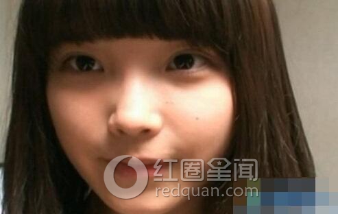 李智恩银赫大尺度床照