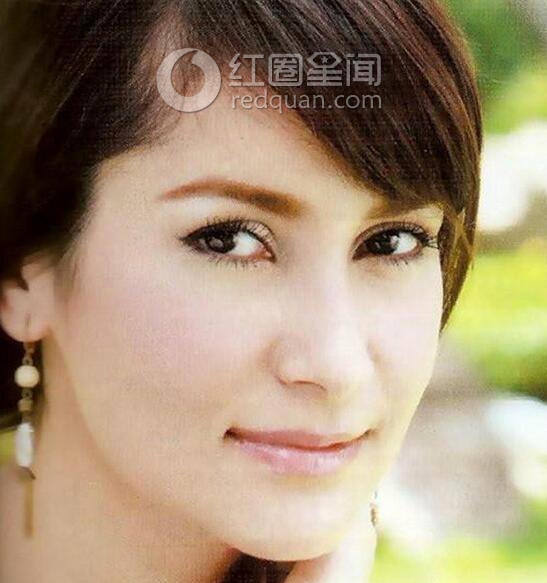 安妮•彤帕拉向雅安捐款