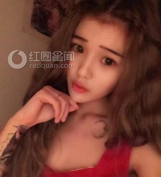 李耐阅王骁接吻照片