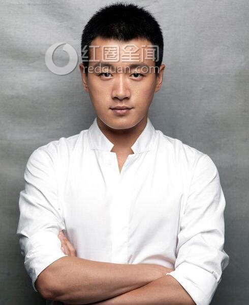 傍富婆的男星都有谁