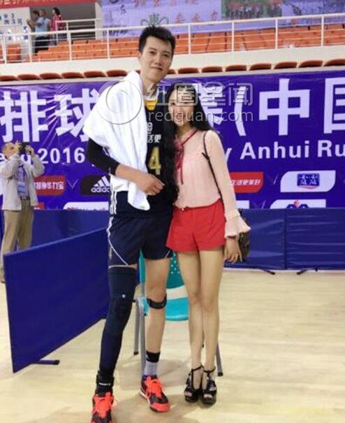 中国男排张晨的妻子是谁
