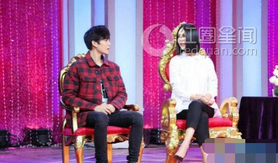 侯明昊与尚雯婕合照