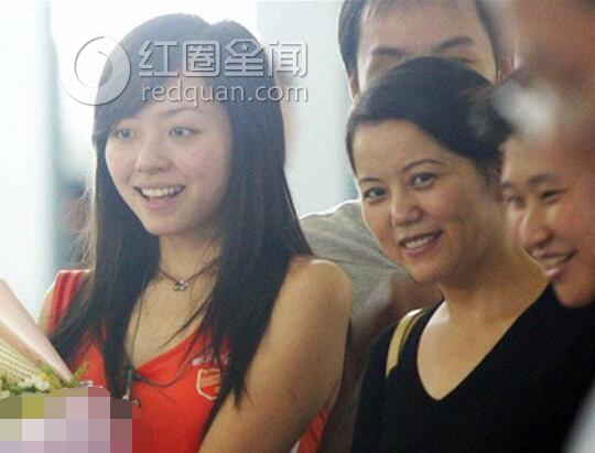 张靓颖妈妈没接到邀请真相
