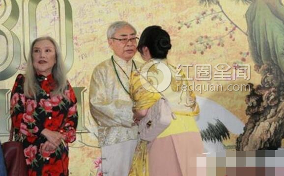 林建名干过何傲儿吗