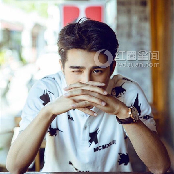 姜潮为什么嘴巴这么歪