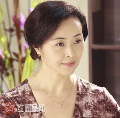 方晓莉的胸大吗