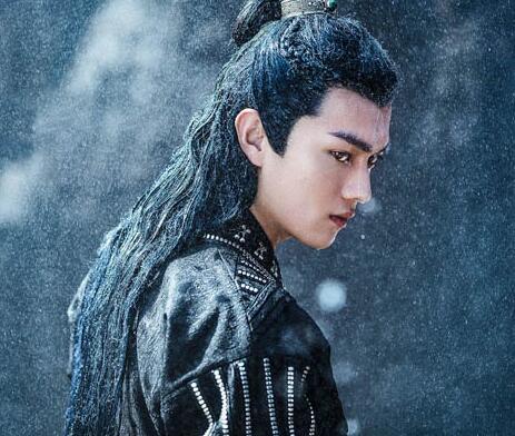 招摇厉尘澜的身世是什么 原来他并不是老魔王之子