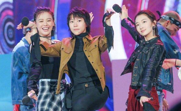 周冬雨窦靖童快乐大本营哪期