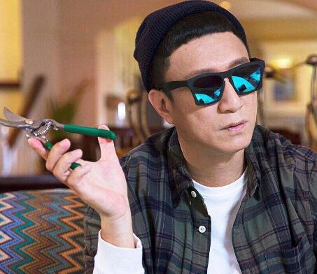 带着爸爸去留学黄小栋生父是谁