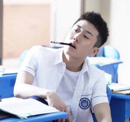 少年派江天昊喜欢谁