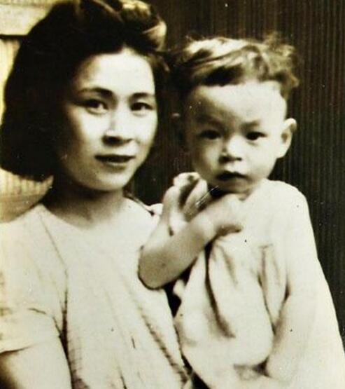 ���鿥Ϊʲôϲ���̷�Ů��