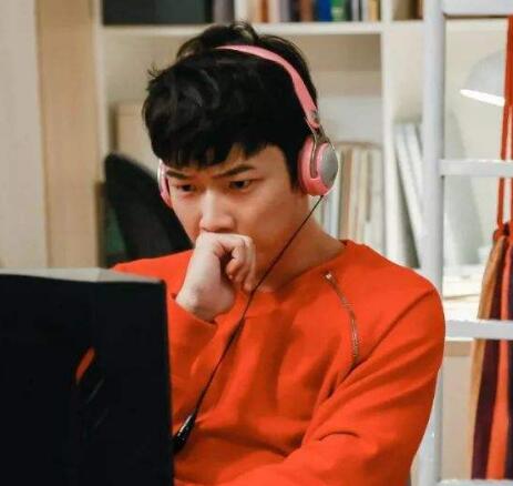 ���ʵ�����ʱ���ϲ��˭