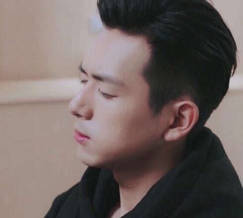 �װ����Ȱ������ֽ�ɫ̨��������