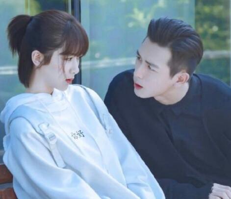 �װ����Ȱ������ֽ�ɫ̨��������