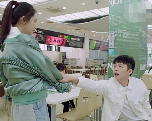 ���۷ɺ�������һ������