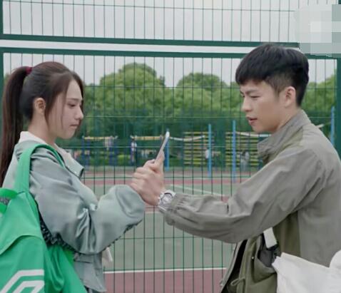 ���۷ɺ�������һ������