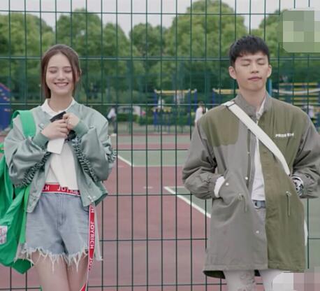 ���۷ɺ�������һ������