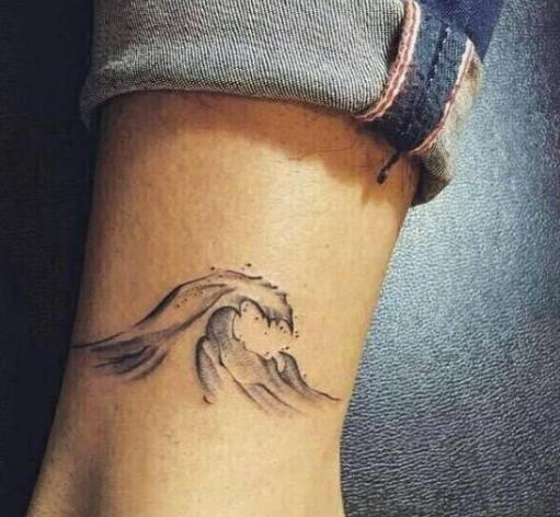 李现脚上的纹身有什么寓意