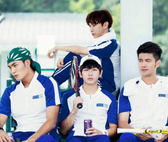 �ܶ�������·��ϲ��˭