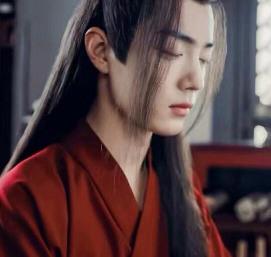 肖战敷眼膜现身