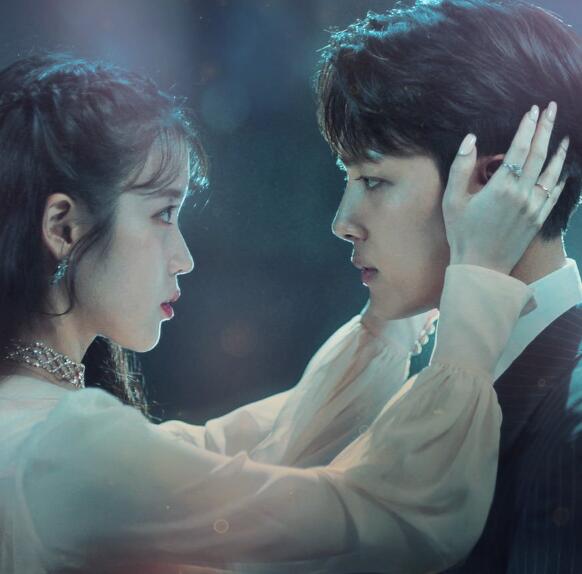 德鲁纳酒店讲的是什么故事