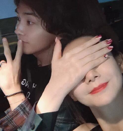 戚薇和李承铉怎么认识的