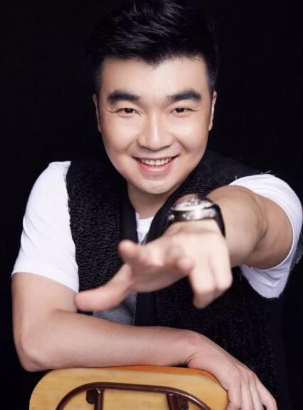 制片人梁超是哪个公司多大了