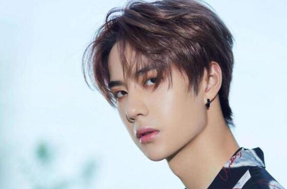 王一博什么时候出道的