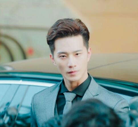 ����Ů����С�߷�������