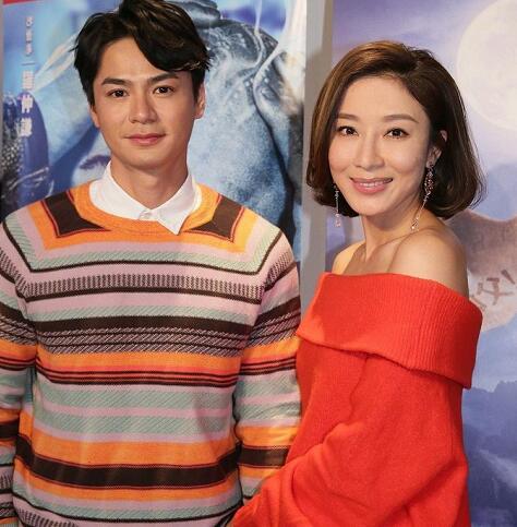 杨怡比老公大多少岁