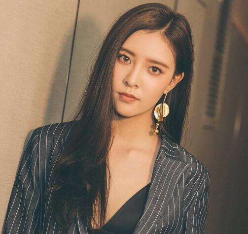 宋妍霏是混血儿吗