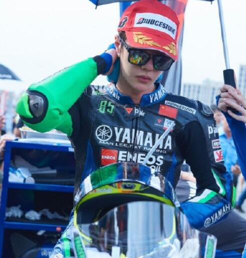 王一博应援色是什么