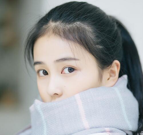 白鹿是怎么被签约的