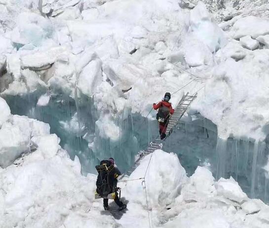 �⾩�ʵ�����һ���������