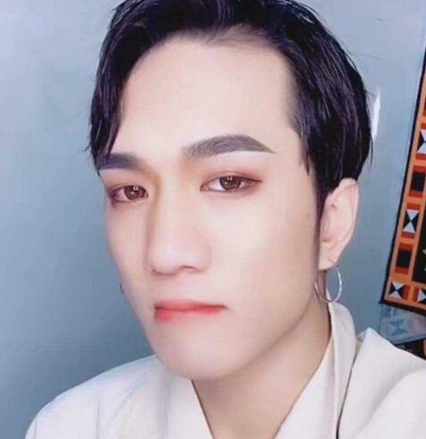 �������������еĻ���Ů��