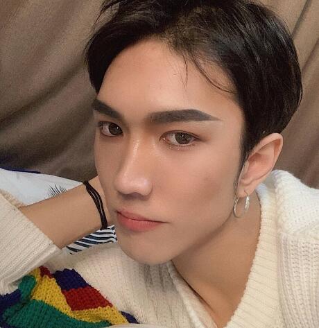 �������������еĻ���Ů��