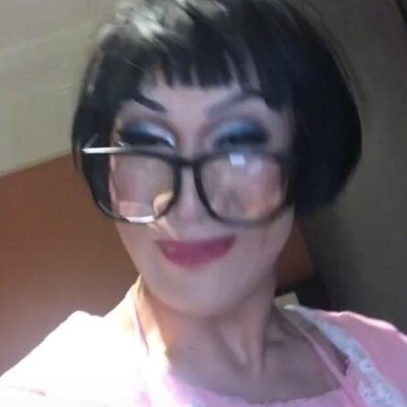 韩佩泉的妈妈去哪里了