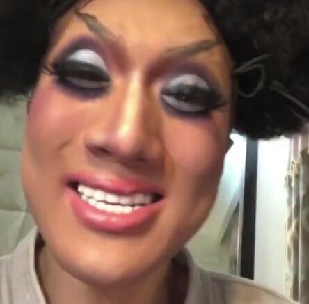 韩佩泉的妈妈去哪里了