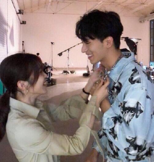 �Ķ����źų��೽��΢��